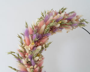 Hangende flowerhoop met droogbloemen