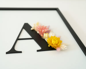 Letterkader Zwart-wit met droogbloemen