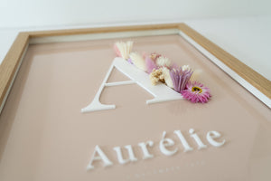 Letterkader Nude met droogbloemen
